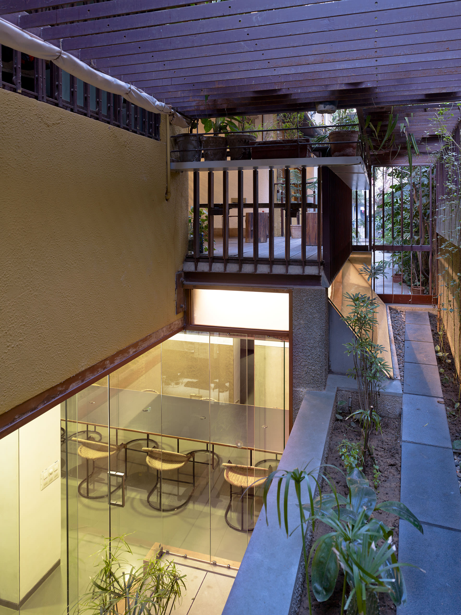 E14491 Alpa 042699 j2560